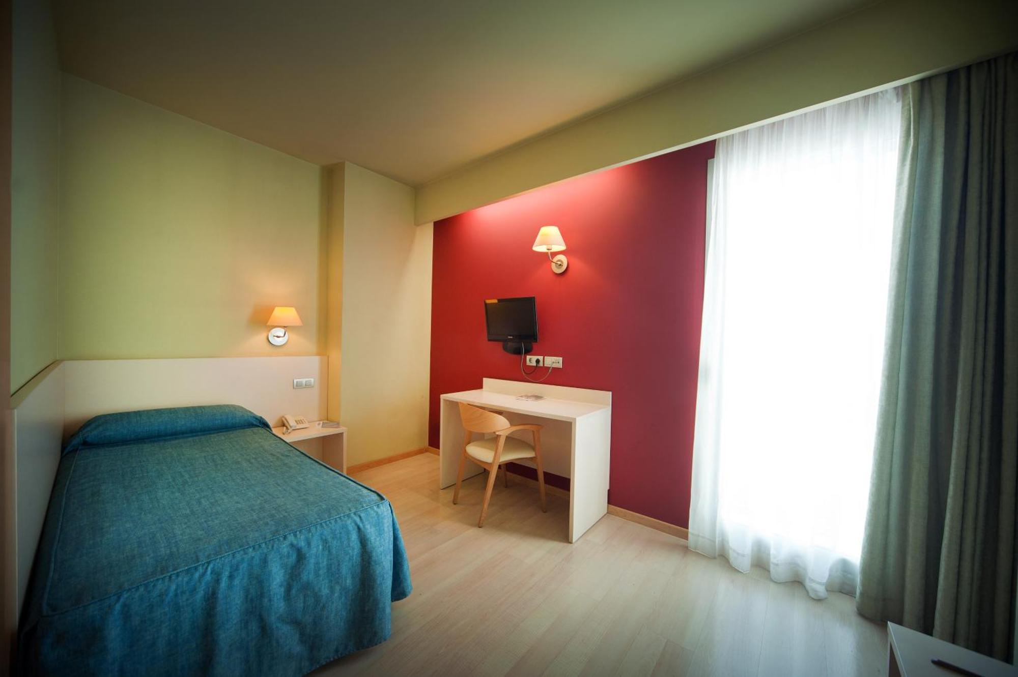 Hotel Tramuntana La Jonquera Habitación foto